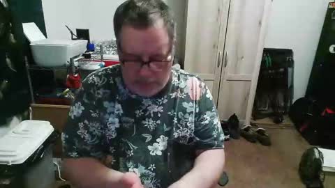 Snapshot of rwzar_0712 chatting on 11/24/25, 05:18 rwzar_0712 online show from 11/24/25, 05:18