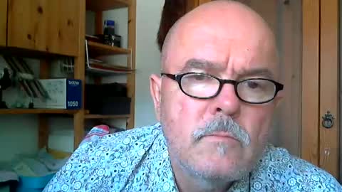 Snapshot of rxn68 chatting on 09/13/25, 10:04 rxn68 online show from 09/13/25, 10:04