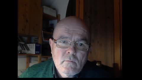 Snapshot of rxn68 chatting on 12/14/25, 09:30 rxn68 online show from 12/14/25, 09:30