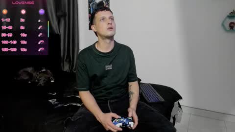 Snapshot of ryan15_ chatting on 11/10/25, 02:10 Ryan 15 online show from 11/10/25, 02:10