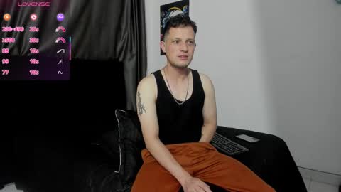 Snapshot of ryan15_ chatting on 12/01/25, 11:04 Ryan 15 online show from 12/01/25, 11:04