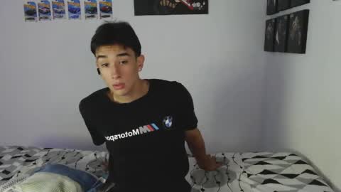 Snapshot of ryan_valentine17 chatting on 05/21/26, 10:06 ryan online show from 05/21/26, 10:06
