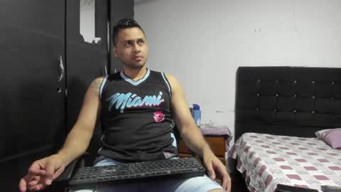 ryan_xc1 online show from 03/27/26, 02:39