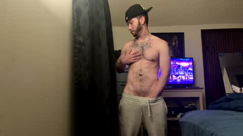 Snapshot of ryancap0195 chatting on 10/15/25, 01:17 ryancap0195 online show from 10/15/25, 01:17