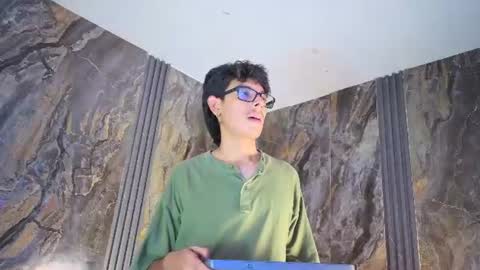 Snapshot of ryann_wolf chatting on 06/27/26, 07:41 ryann_wolf online show from 06/27/26, 07:41