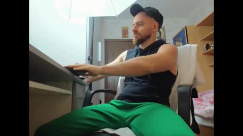 Ryanstone  online show from 11/19/25, 05:51