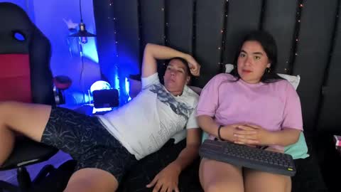 Snapshot of ryder_n_violet chatting on 01/15/25, 11:51 Ryder and Violet online show from 01/15/25, 11:51