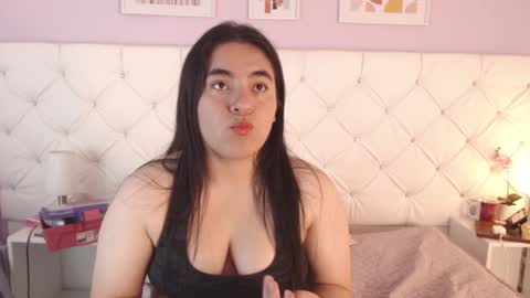 Snapshot of ryder_n_violet chatting on 01/25/25, 05:40 Ryder and Violet online show from 01/25/25, 05:40