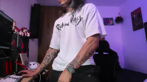 leopmonk help me reach 100 thumbs up online show from 12/18/25, 01:00