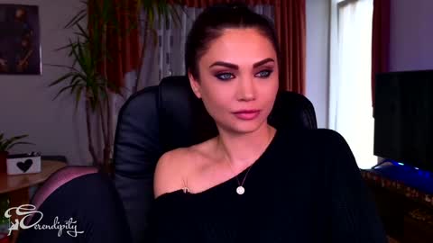 Snapshot of s3r3ndipity chatting on 12/19/24, 09:40 Y      online show from 12/19/24, 09:40