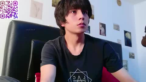 Snapshot of s_a_t_u_r_n chatting on 06/25/26, 12:10 ST online show from 06/25/26, 12:10