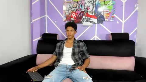 s_d_b_hot online show from 04/28/26, 08:03