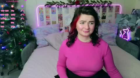 Snapshot of s_katekisa_ss chatting on 12/24/24, 09:55 Kate online show from 12/24/24, 09:55