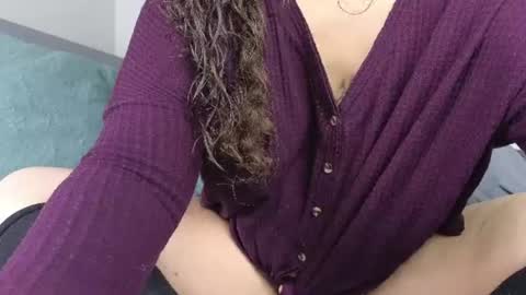 Snapshot of s_leanne_ chatting on 06/27/26, 04:39 Leanne online show from 06/27/26, 04:39
