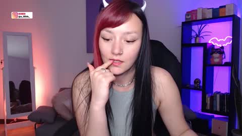  Lilith  independent model online show from 10/28/25, 11:18