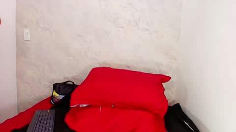 Snapshot of s_sofia_ chatting on 02/19/25, 07:27 s_sofia_ online show from 02/19/25, 07:27