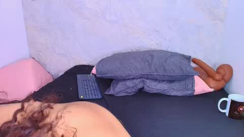 Snapshot of s_sofia_ chatting on 03/07/25, 08:00 s_sofia_ online show from 03/07/25, 08:00