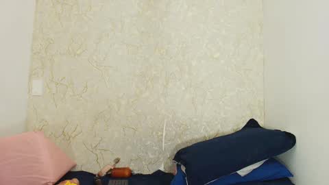 Snapshot of s_sofia_ chatting on 09/27/25, 07:19 s_sofia_ online show from 09/27/25, 07:19