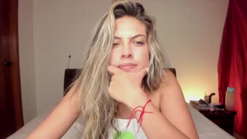 Snapshot of s_u_n_r_i_s_e_e chatting on 12/10/24, 02:38 Leslie Beltrn online show from 12/10/24, 02:38