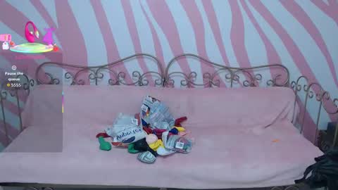 Snapshot of saabrina_ chatting on 09/30/25, 01:38 Sabrina online show from 09/30/25, 01:38