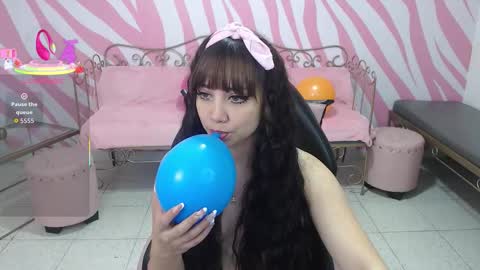 Snapshot of saabrina_ chatting on 10/17/25, 01:14 Sabrina online show from 10/17/25, 01:14