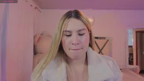 Snapshot of saaya_tay chatting on 02/11/26, 03:00 saaya_tay online show from 02/11/26, 03:00