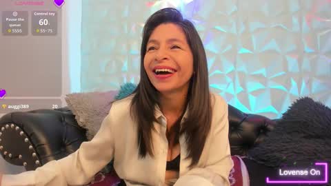 Snapshot of sabinadeluxe_cg chatting on 11/20/25, 12:27 sabinadeluxe_cg online show from 11/20/25, 12:27