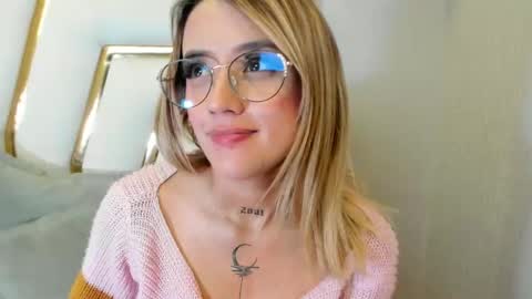 Snapshot of sabrina_cole chatting on 01/29/25, 09:33 . Sabrina Cole . online show from 01/29/25, 09:33