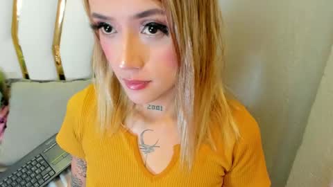 Snapshot of sabrina_cole chatting on 02/02/25, 03:32 . Sabrina Cole . online show from 02/02/25, 03:32