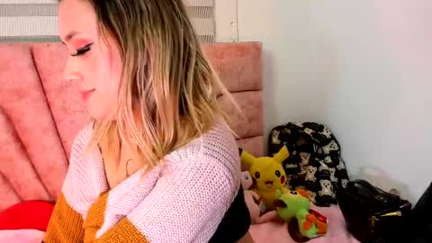 Snapshot of sabrina_cole chatting on 03/01/25, 06:46 . Sabrina Cole . online show from 03/01/25, 06:46