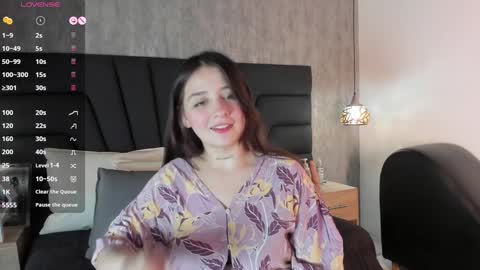 Snapshot of sabrina_lennox chatting on 01/27/25, 08:28 Sabrina Maria online show from 01/27/25, 08:28