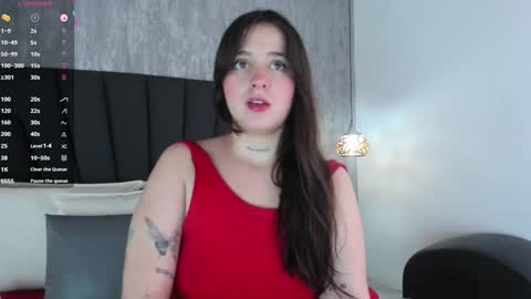 Snapshot of sabrina_lennox chatting on 02/05/25, 10:33 Sabrina Maria online show from 02/05/25, 10:33