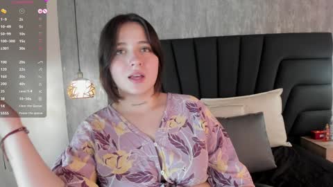 Snapshot of sabrina_lennox chatting on 02/08/25, 07:38 Sabrina Maria online show from 02/08/25, 07:38