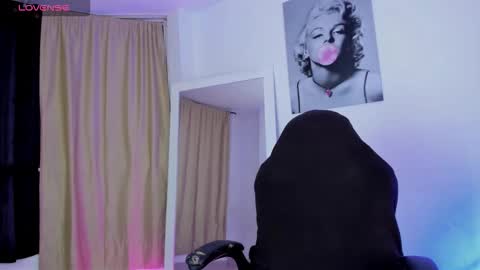 Snapshot of sabrina_lopez1 chatting on 09/28/25, 02:06 sabrina_lopez1 online show from 09/28/25, 02:06