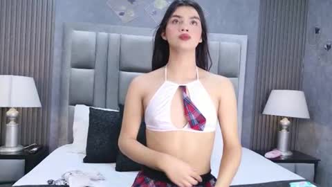Snapshot of sabrinafoox chatting on 07/14/26, 07:30 Sabrina Foox online show from 07/14/26, 07:30