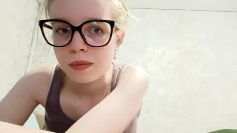 Sabrina online show from 04/30/26, 08:57