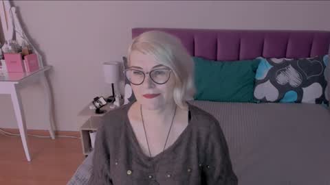 Snapshot of sabrinamacmarren chatting on 01/26/25, 06:49 Sabrina MacMarren online show from 01/26/25, 06:49