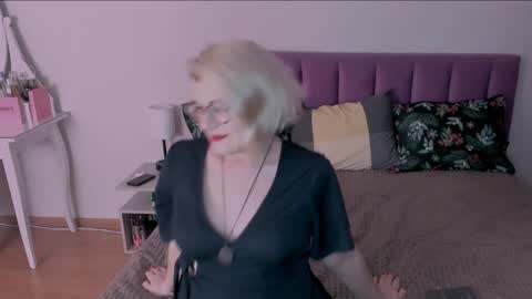 Snapshot of sabrinamacmarren chatting on 02/02/25, 04:22 Sabrina MacMarren online show from 02/02/25, 04:22