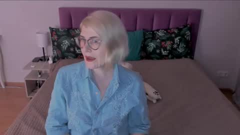 Snapshot of sabrinamacmarren chatting on 02/11/25, 05:26 Sabrina MacMarren online show from 02/11/25, 05:26