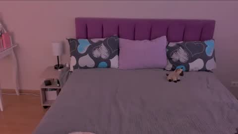 Snapshot of sabrinamacmarren chatting on 02/22/25, 12:19 Sabrina MacMarren online show from 02/22/25, 12:19