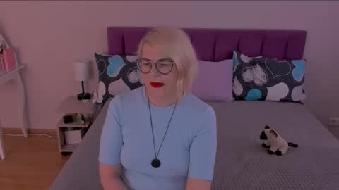 Snapshot of sabrinamacmarren chatting on 02/23/25, 07:11 Sabrina MacMarren online show from 02/23/25, 07:11