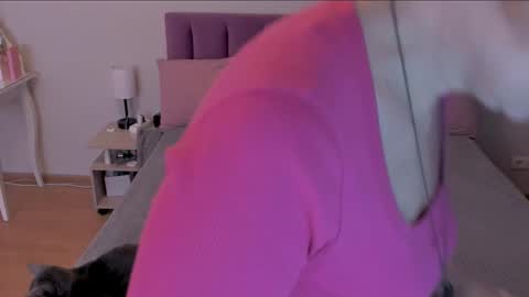 Snapshot of sabrinamacmarren chatting on 03/09/25, 04:11 Sabrina MacMarren online show from 03/09/25, 04:11