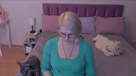 Snapshot of sabrinamacmarren chatting on 03/10/25, 05:50 Sabrina MacMarren online show from 03/10/25, 05:50