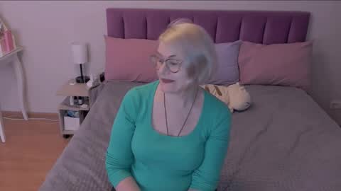 Snapshot of sabrinamacmarren chatting on 03/10/25, 08:56 Sabrina MacMarren online show from 03/10/25, 08:56