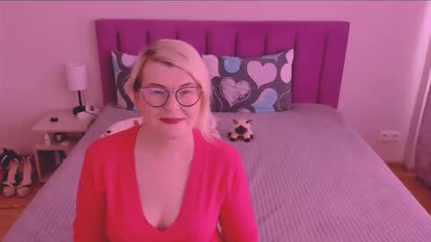 Snapshot of sabrinamacmarren chatting on 09/09/25, 08:03 Sabrina MacMarren online show from 09/09/25, 08:03