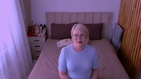 Sabrina MacMarren online show from 05/25/26, 02:23