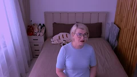 Sabrina MacMarren online show from 05/30/26, 10:23