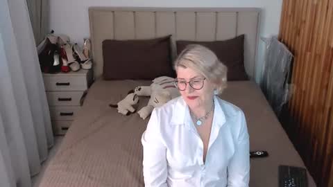 Snapshot of sabrinamacmarren chatting on 07/03/26, 06:47 Sabrina MacMarren online show from 07/03/26, 06:47