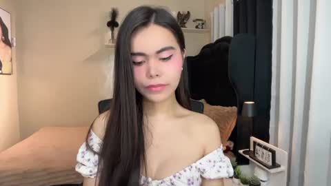 Snapshot of sabrinamadonna54 chatting on 06/17/26, 08:43 sabrinamadonna54 online show from 06/17/26, 08:43