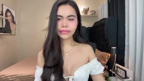 Snapshot of sabrinamadonna54 chatting on 06/18/26, 09:47 sabrinamadonna54 online show from 06/18/26, 09:47
